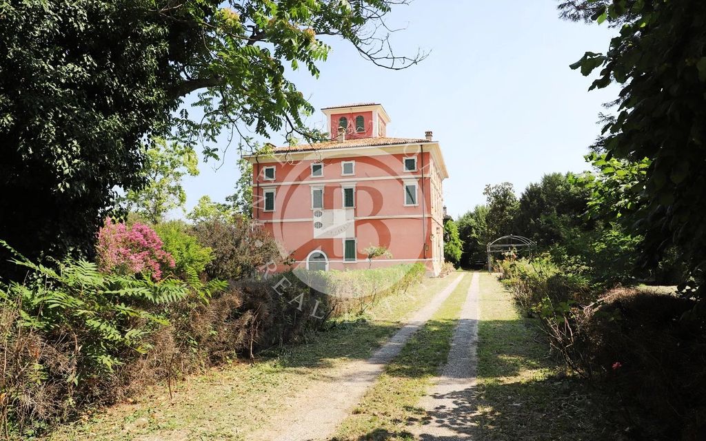 Property photo 2 of 59