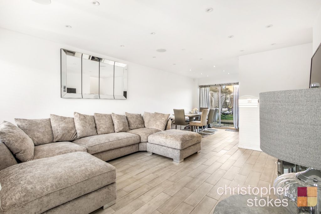 Property photo 2 of 19 3745844