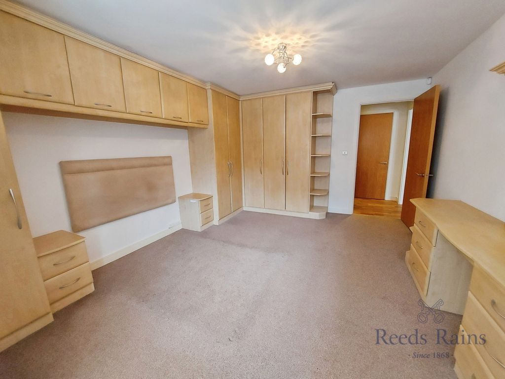 Property photo 3 of 14 Bedroom