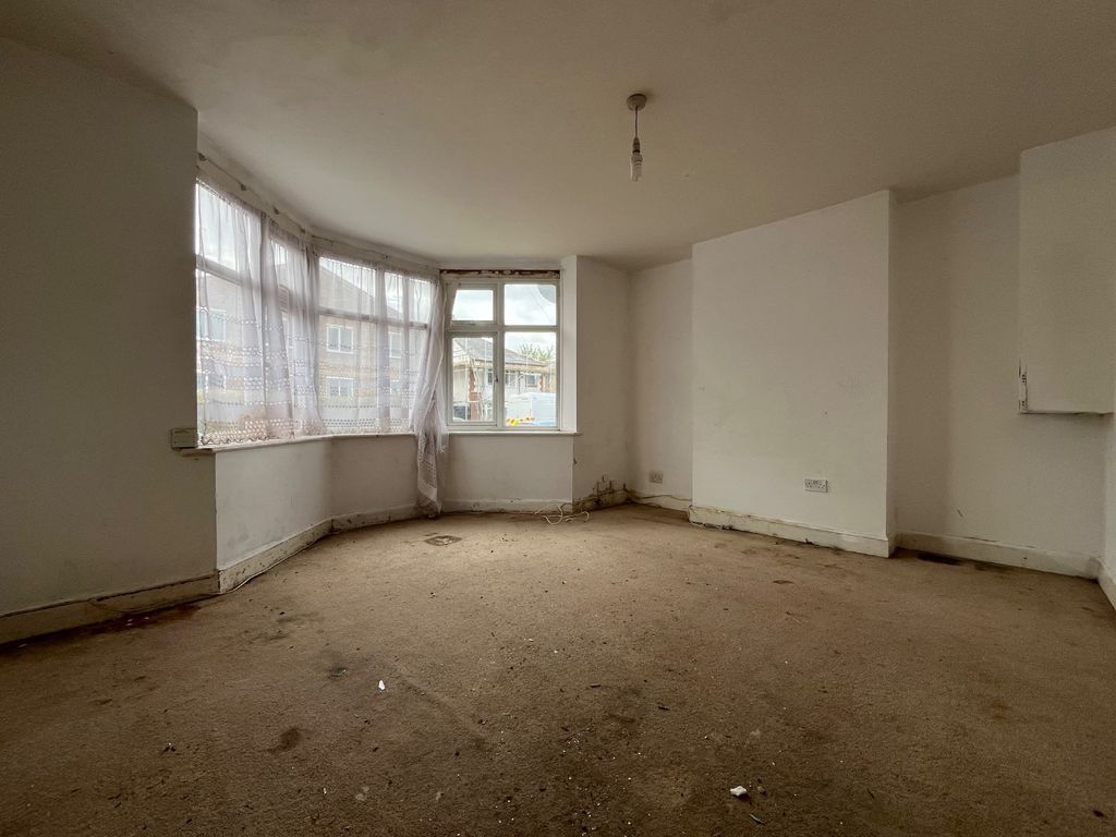 Property photo 2 of 9 5142892