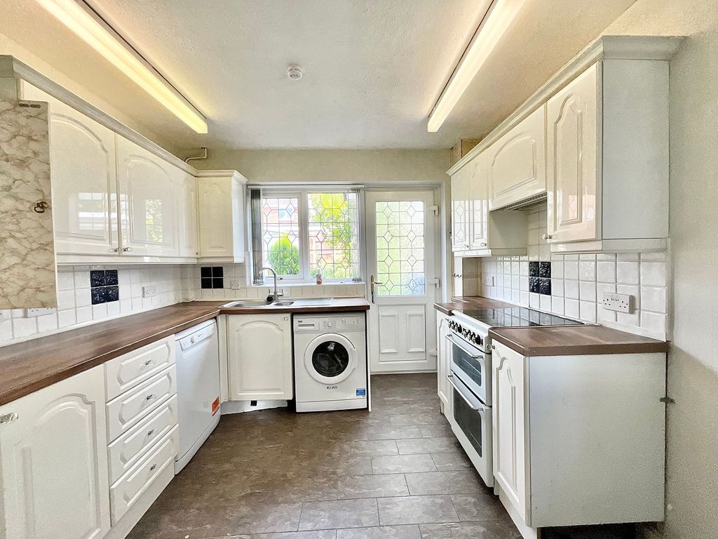Property photo 3 of 23