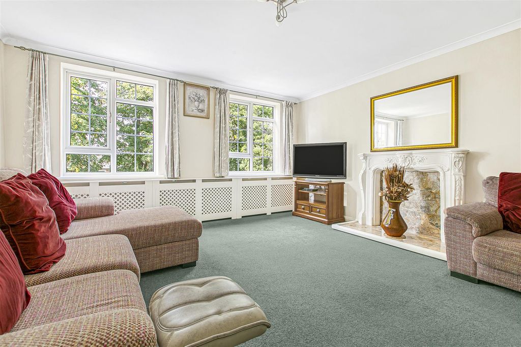 Property photo 2 of 26