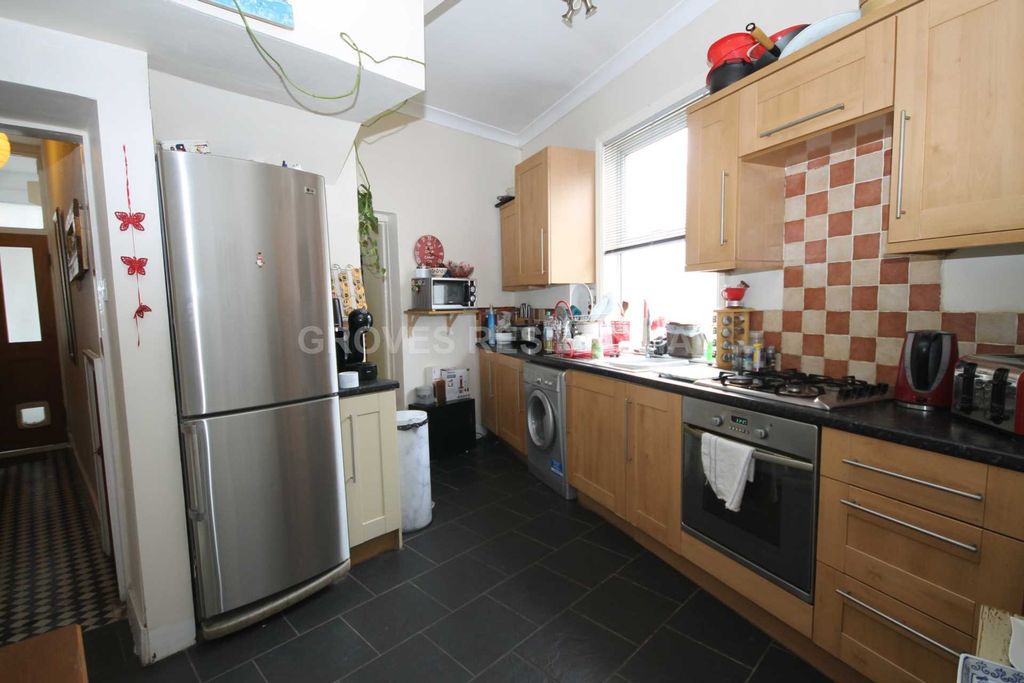 Property photo 3 of 7