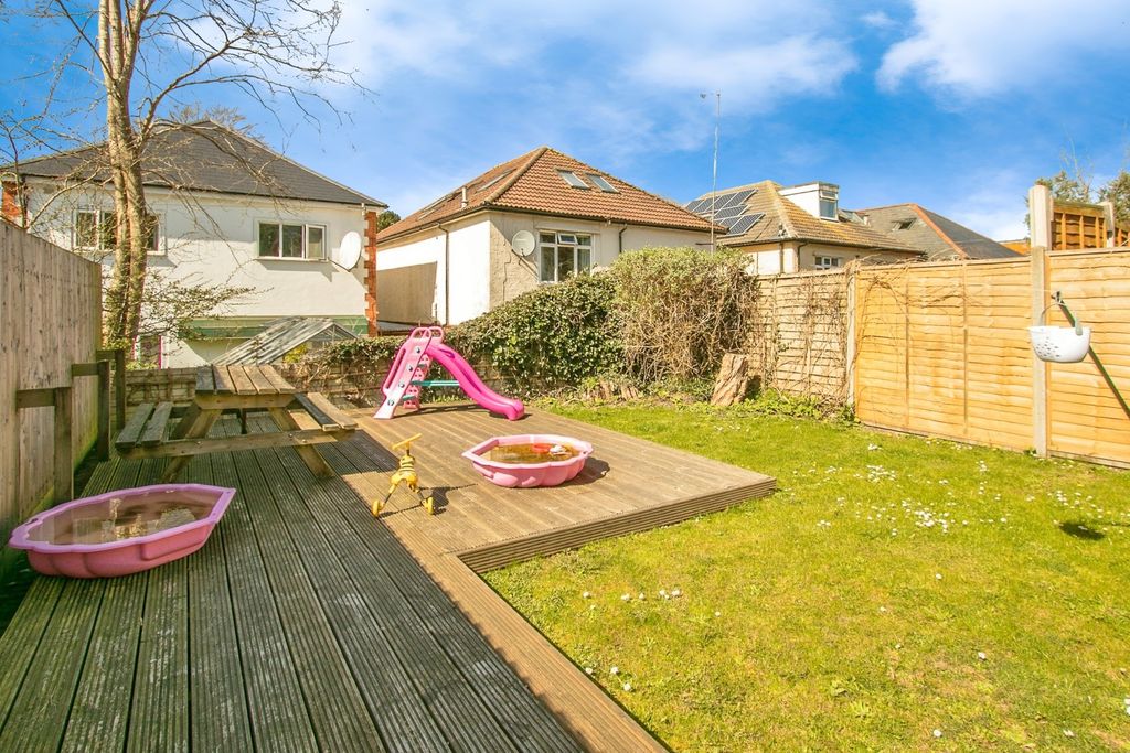 Property photo 2 of 17 Photo