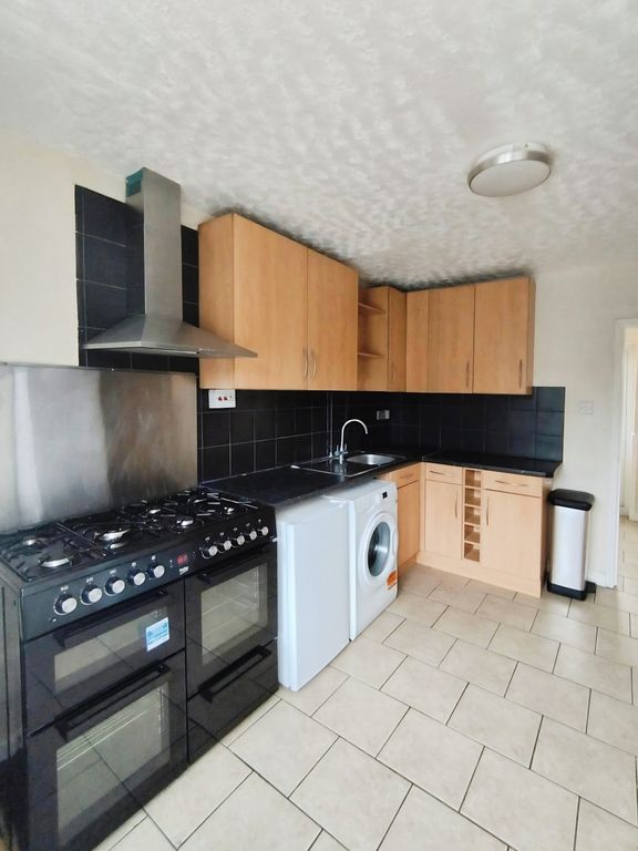 Property photo 2 of 11 Image