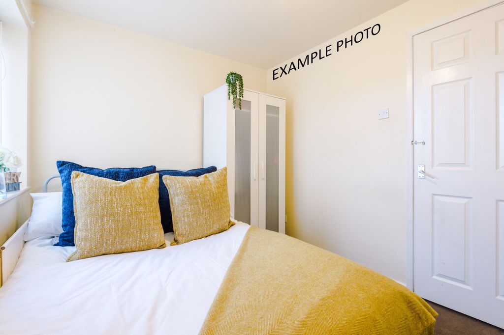 Property photo 3 of 8 86 Lloyd Mansions Example Bedroom 2