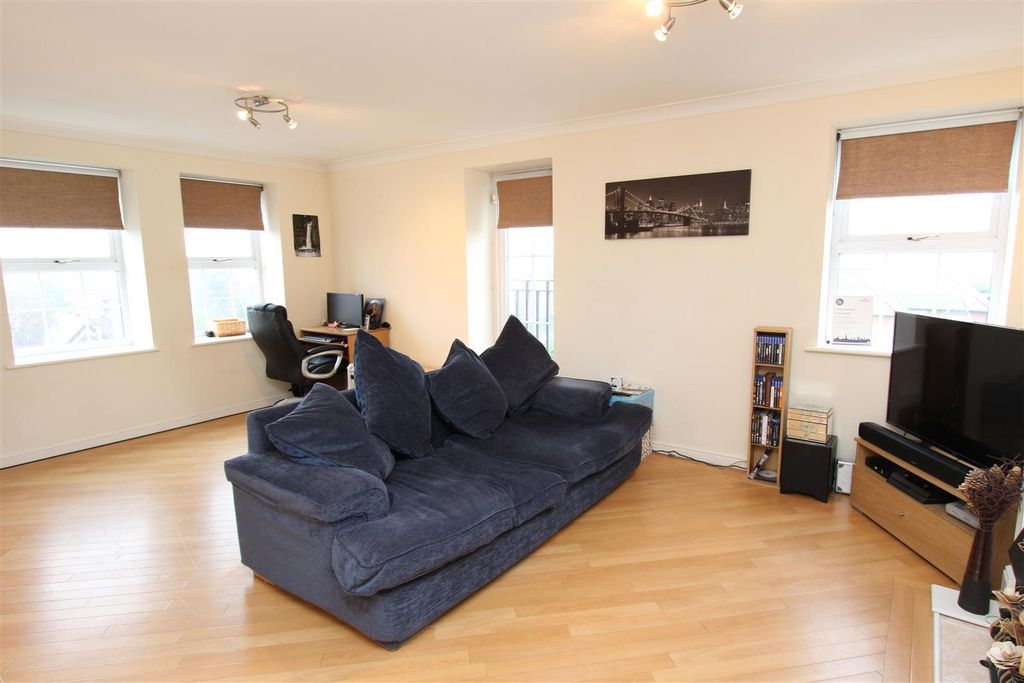 Property photo 2 of 9