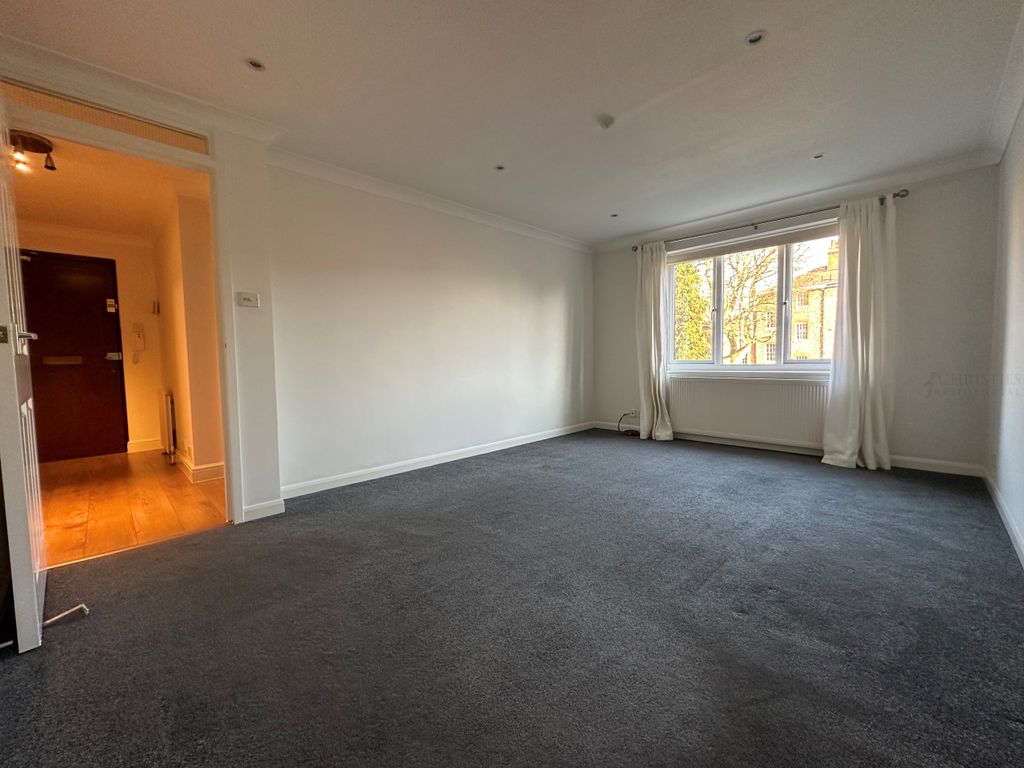 Property photo 2 of 7 Lounge