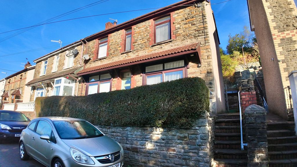 Property photo 1 of 40