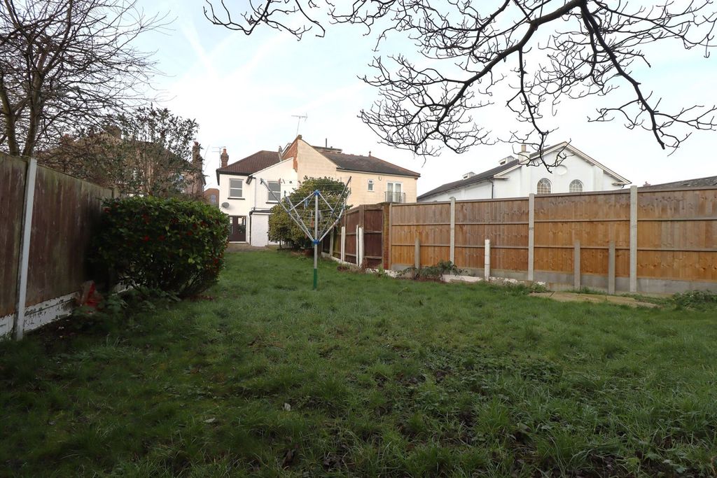 Property photo 2 of 19