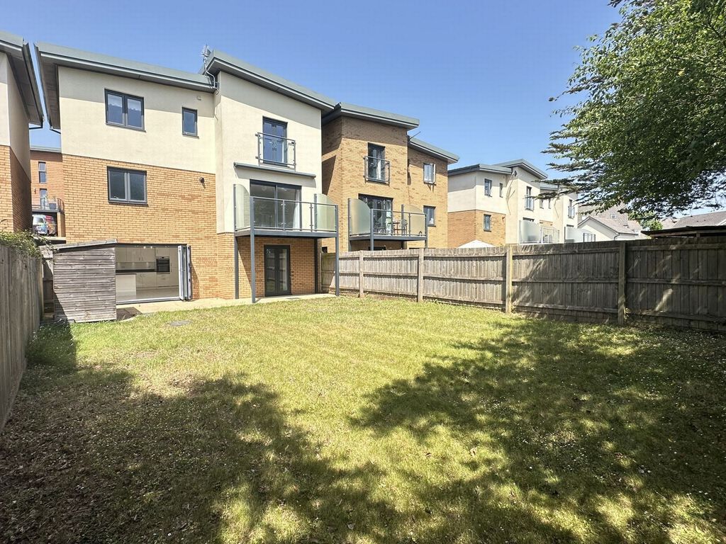 Property photo 1 of 21 Photo 24