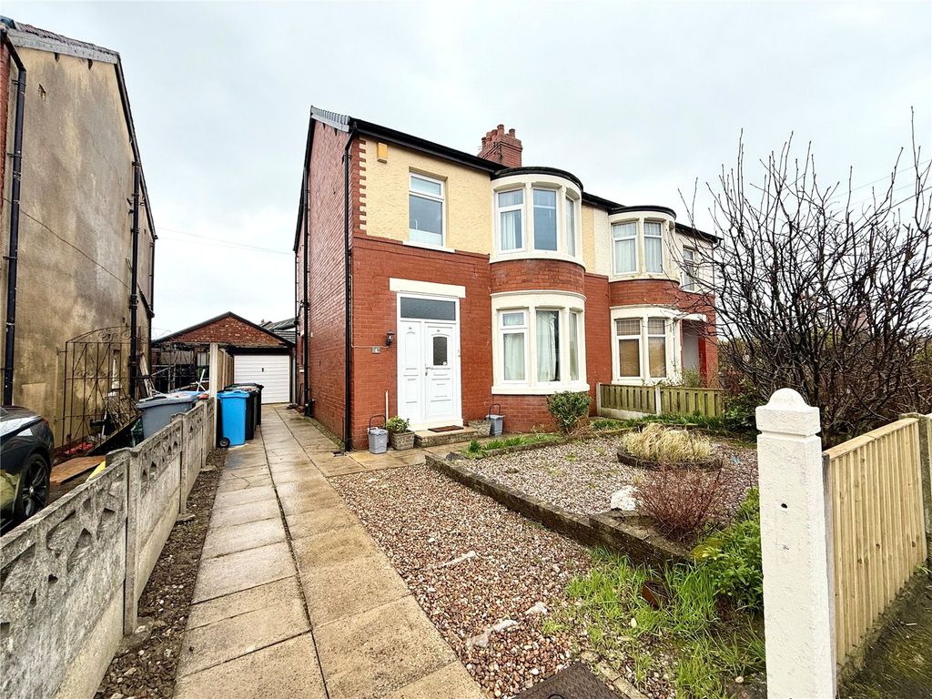 Property photo 1 of 12 Picture No. 14