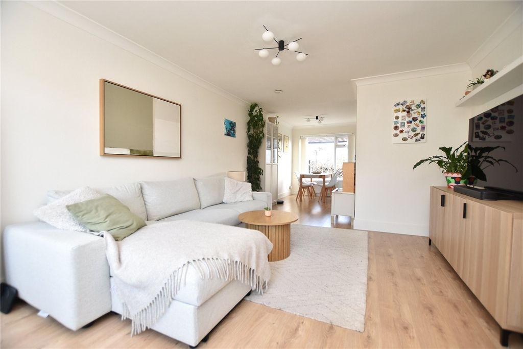 Property photo 2 of 14 Picture No. 17