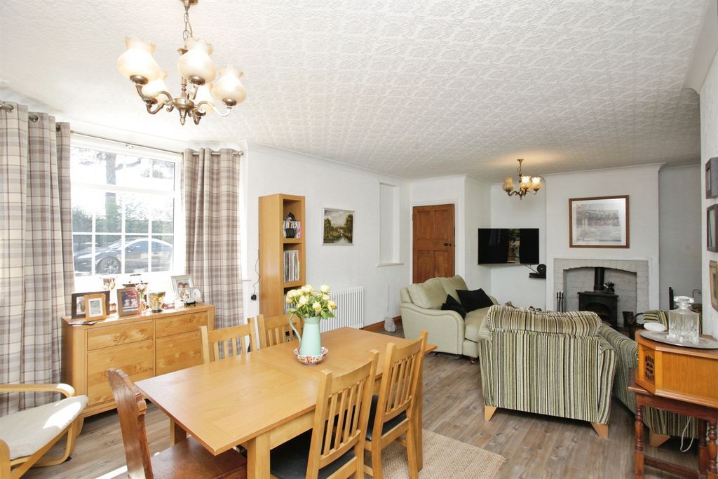 Property photo 3 of 34