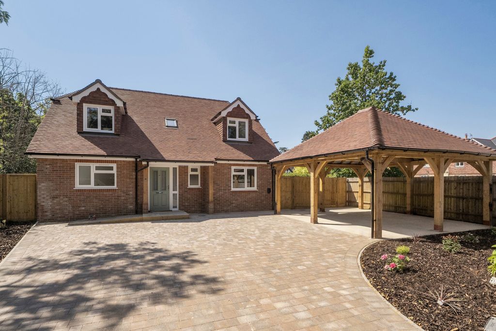 Property photo 1 of 24 1488954-22-6A54Fa...
