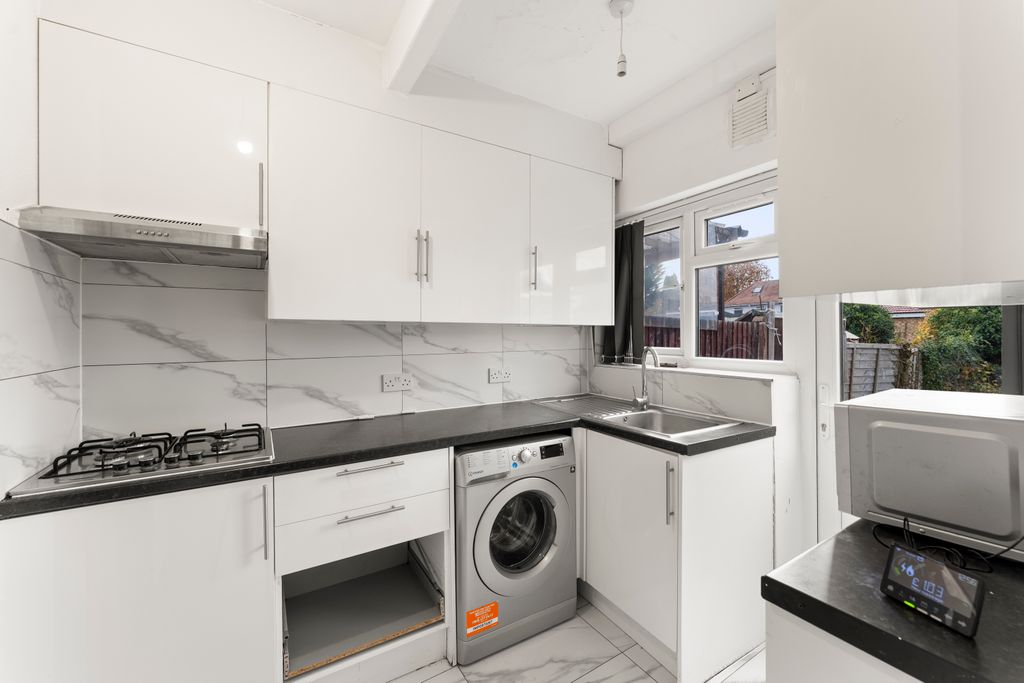 Property photo 2 of 21 E2Ac0969Fc465829Bd63d7477434d8829c59Ad9B.Jpg