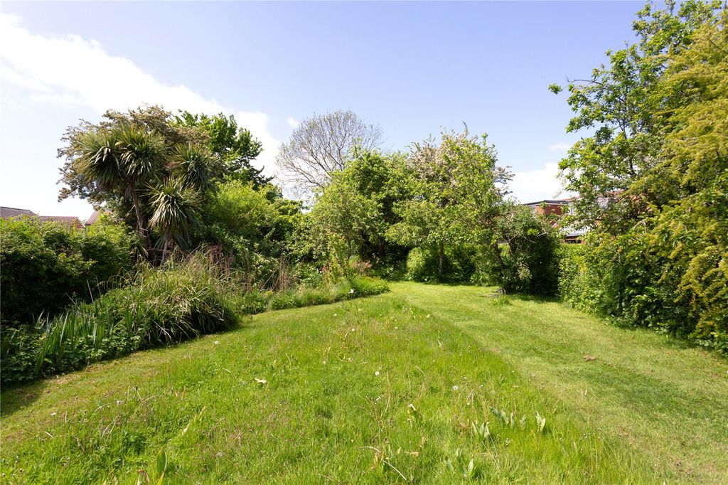 Property photo 3 of 27 Garden