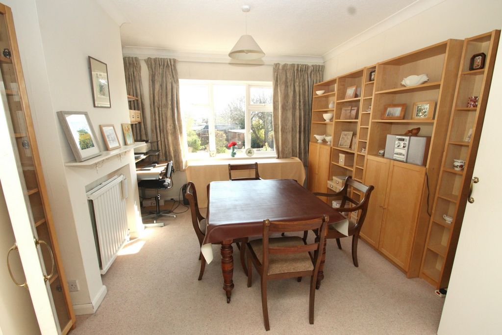 Property photo 3 of 17 Photo 6