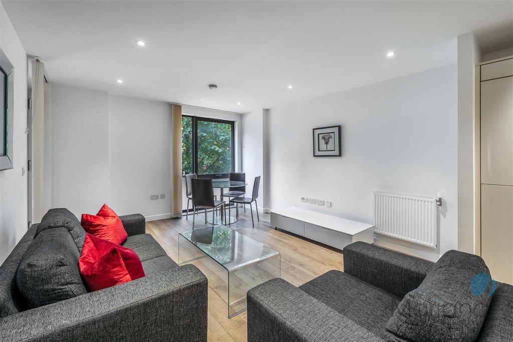 Property photo 3 of 14 Reception Room