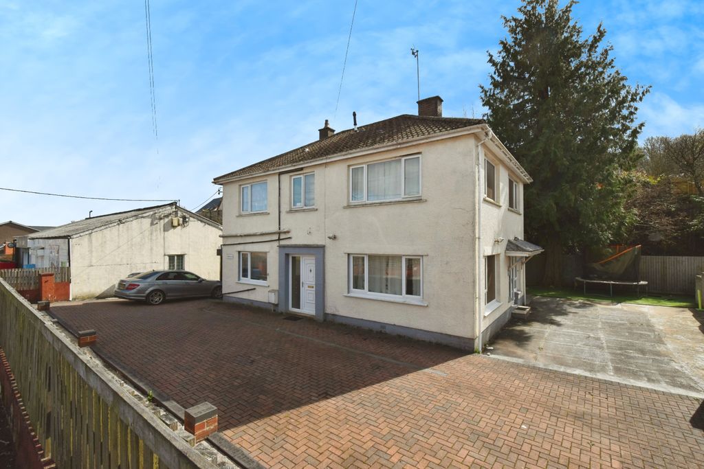 Property photo 1 of 20 Np235Bl-07