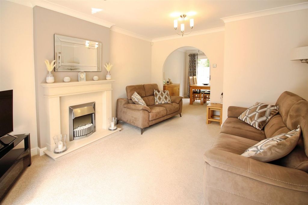 Property photo 3 of 16 Living Room