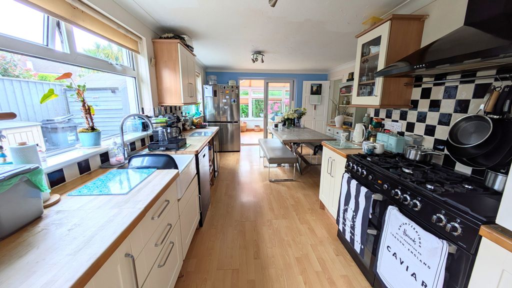 Property photo 3 of 27 Kitchen Diner 3