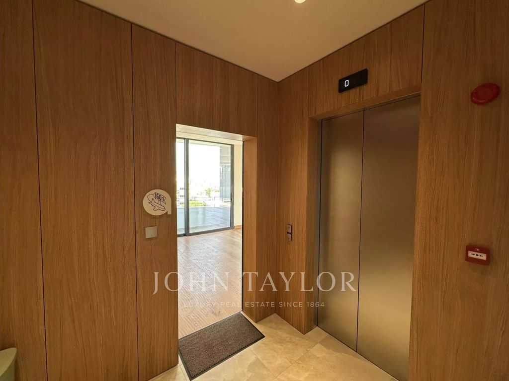 Property photo 2 of 43