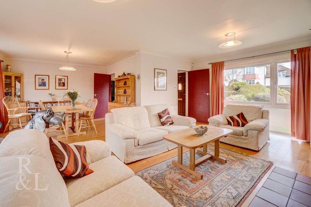 Property photo 3 of 31 Batched  (29).Jpg