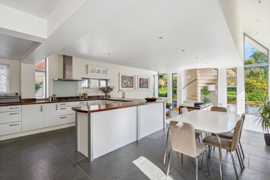 Additional image 7 of 5 bed detached house for saleThe Green, Edlesborough LU6