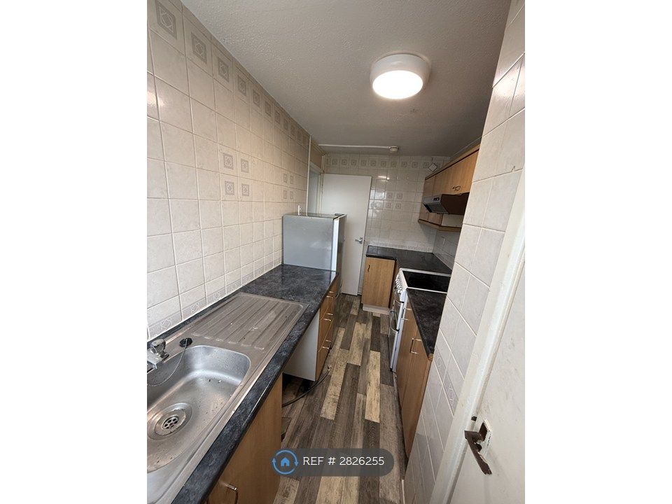 Property photo 3 of 16 Kitchen
