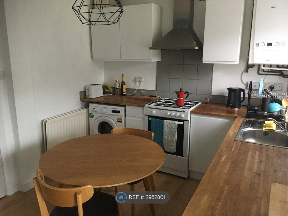 Property photo 3 of 21 Kitchen