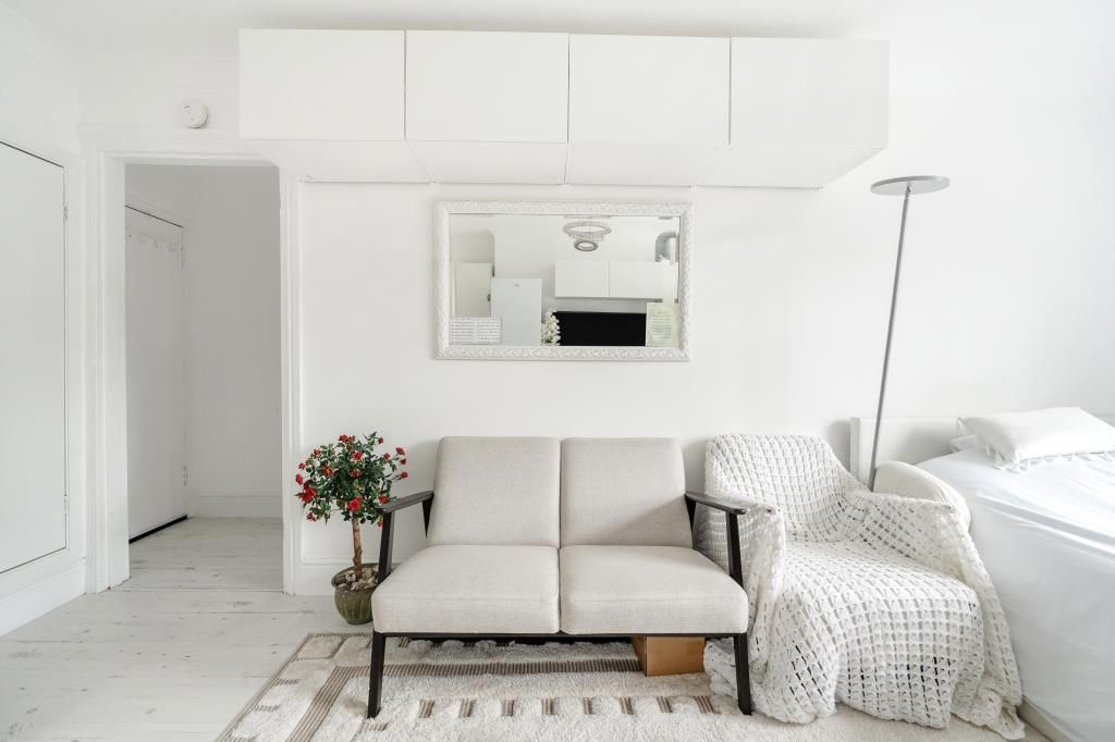 Property photo 2 of 10 Bedroom