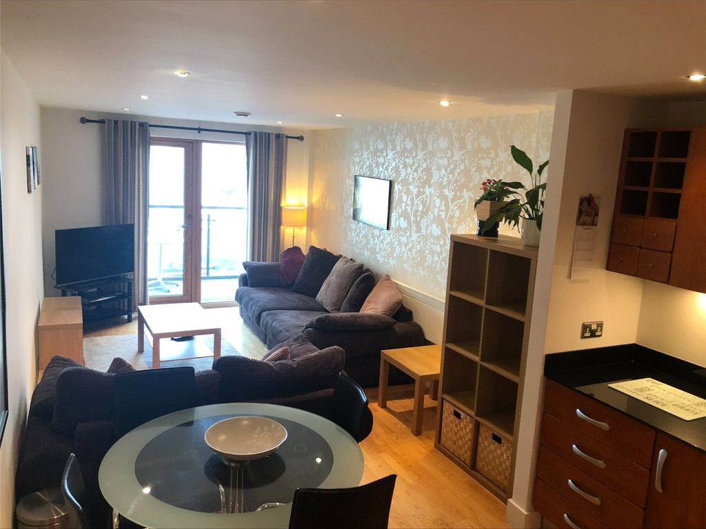 Property photo 2 of 16 Picture No. 35