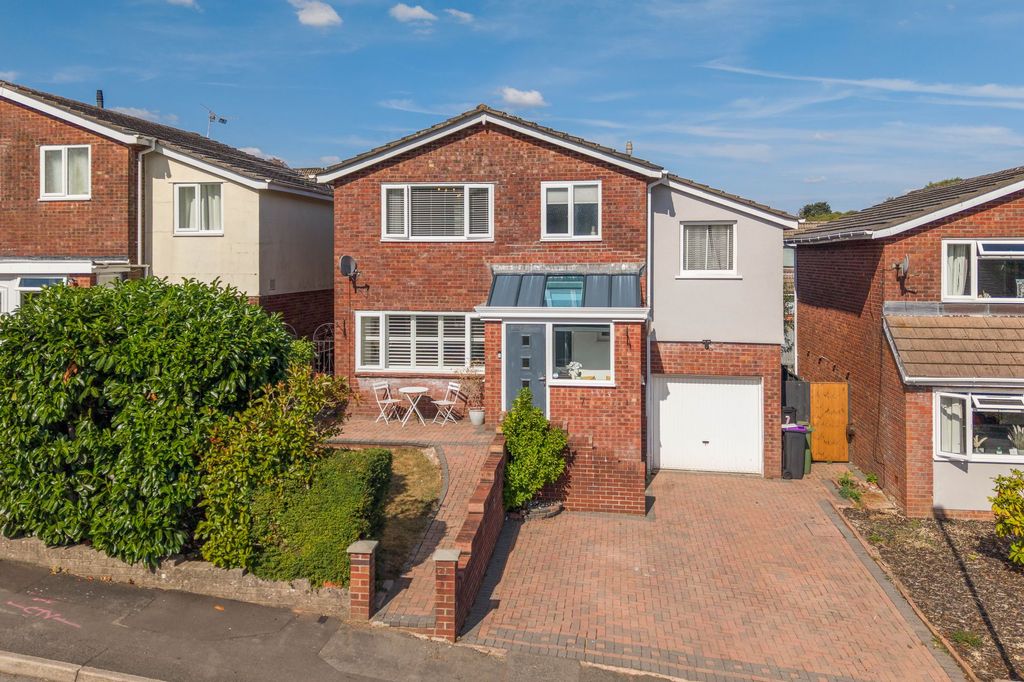 Property photo 1 of 44
