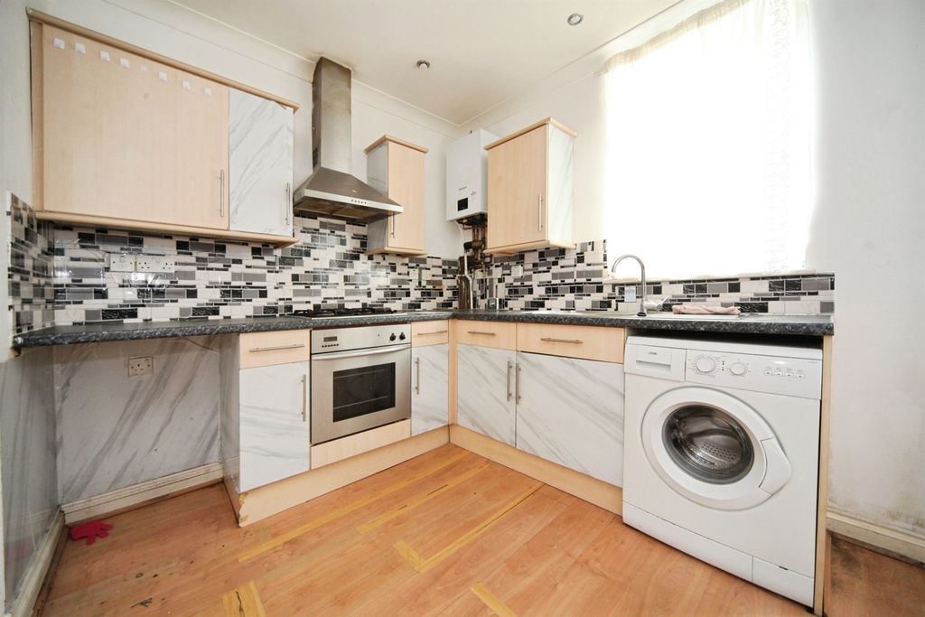 Property photo 2 of 11