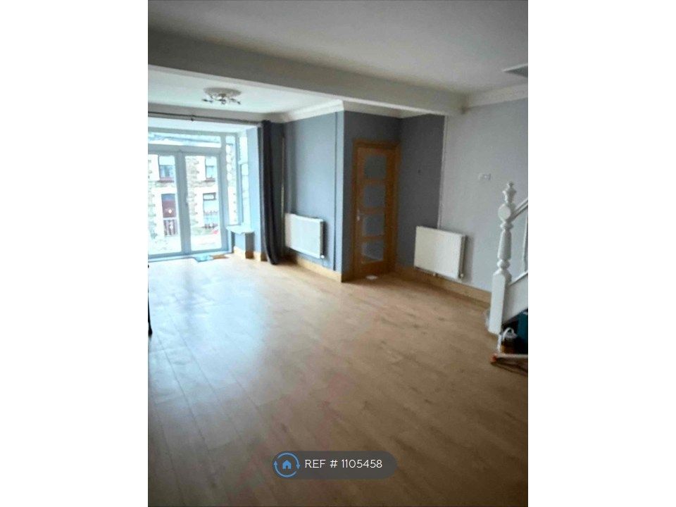 Property photo 2 of 14 Living Room