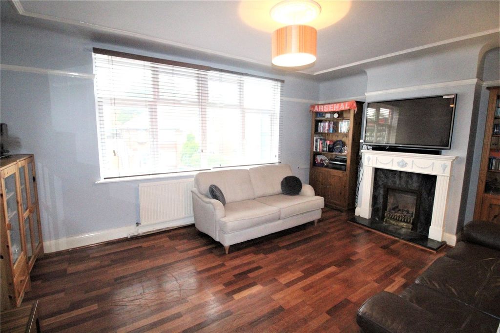 Property photo 3 of 11 Picture No. 06