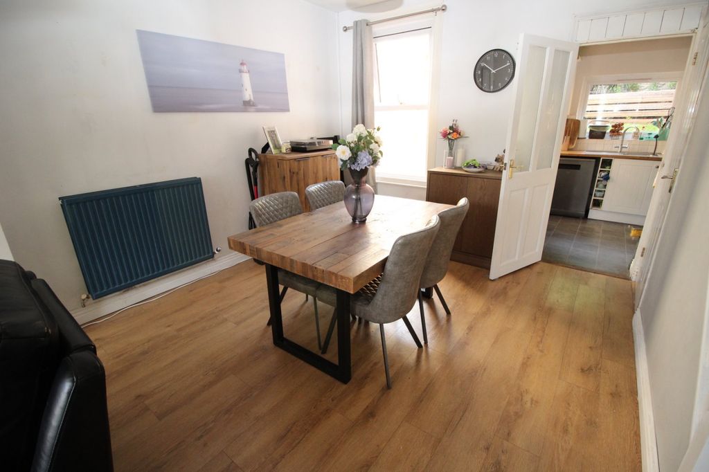 Property photo 3 of 10 Living/Dining Room
