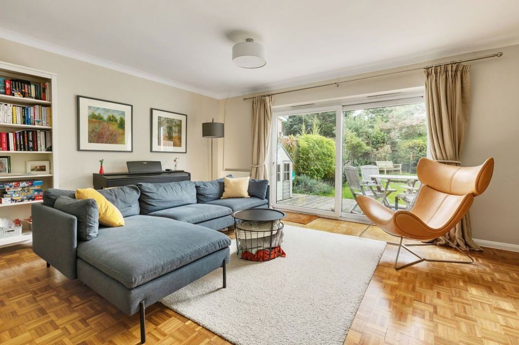 Property photo 3 of 11