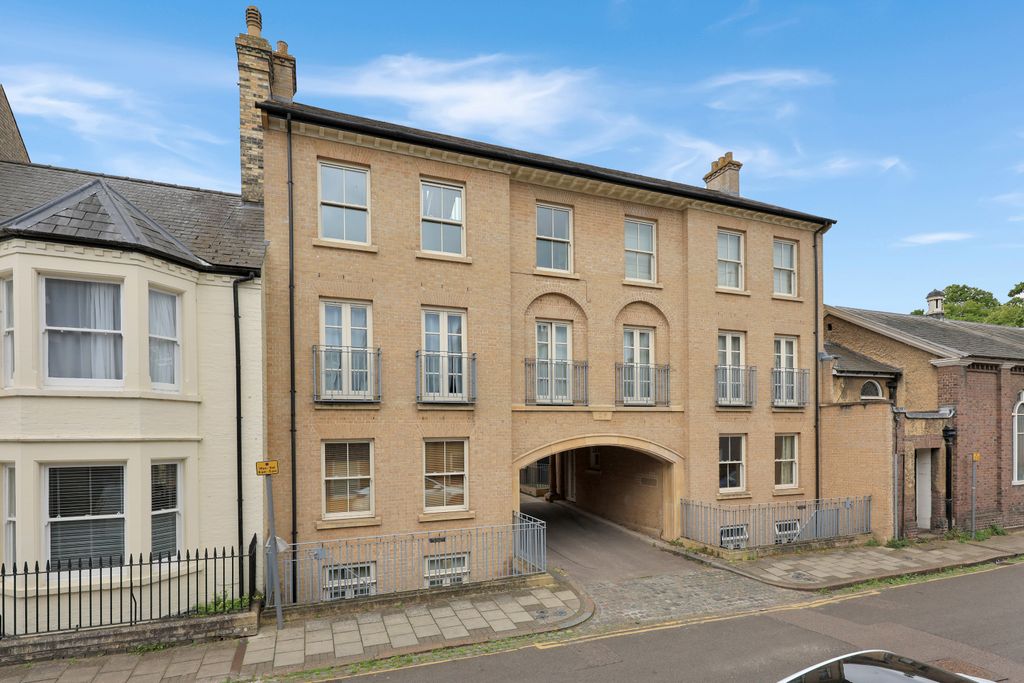 Property photo 1 of 14