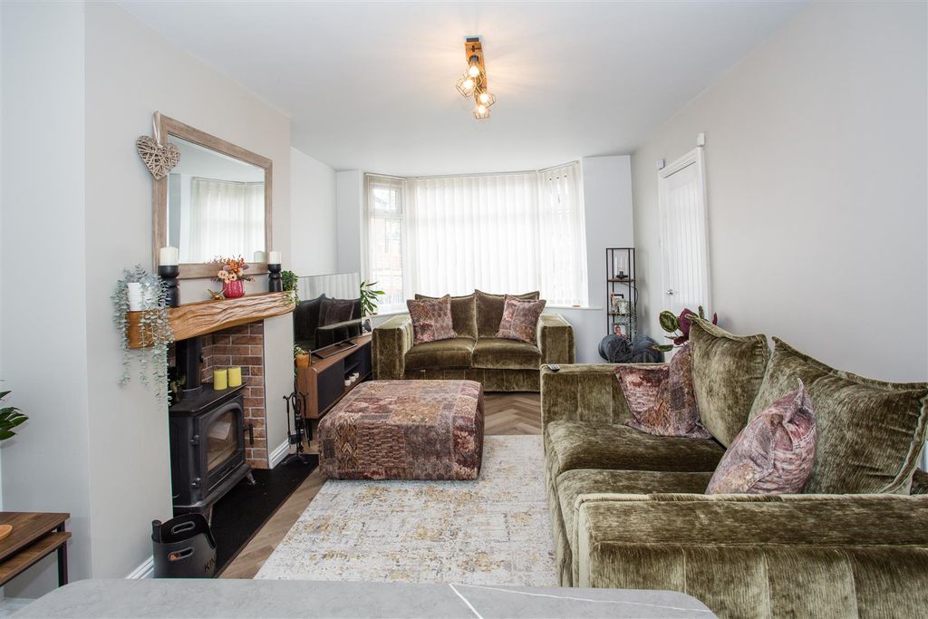 Property photo 2 of 26