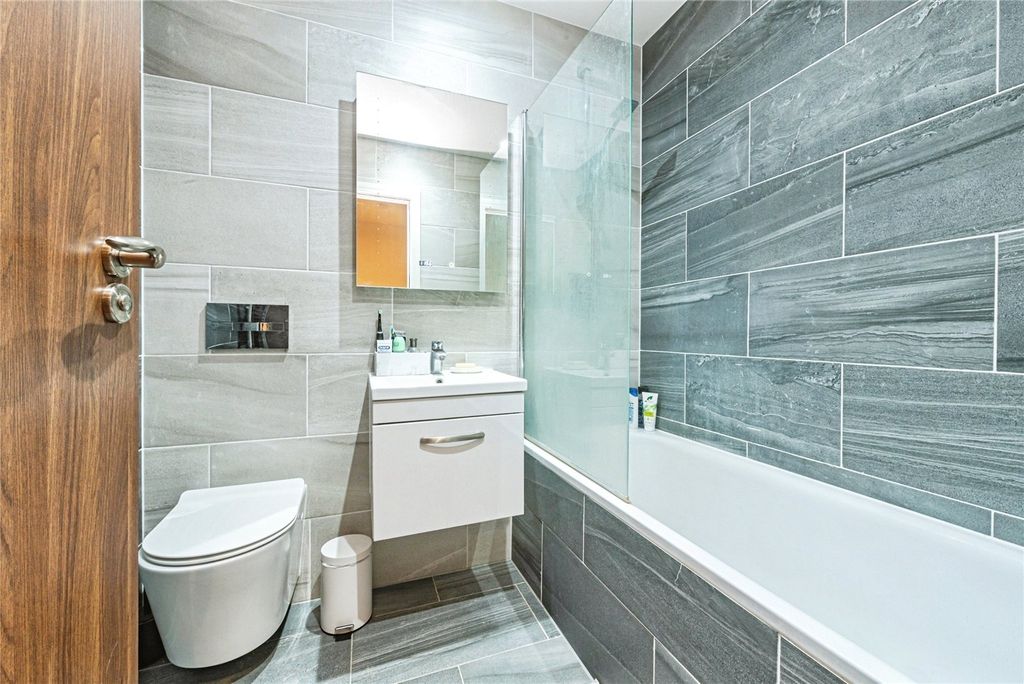 Property photo 3 of 22 Picture No. 18