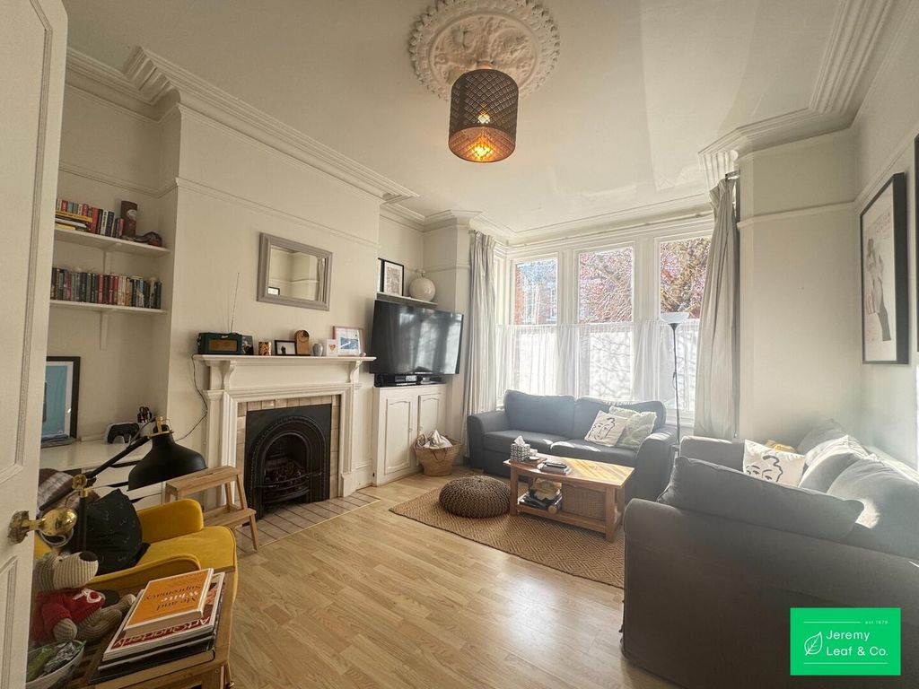 Property photo 2 of 11 Living Room