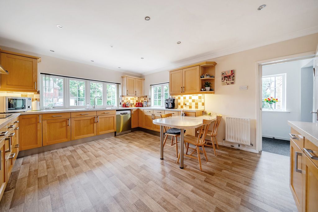 Property photo 3 of 23 1336635-9-68A30Ad...