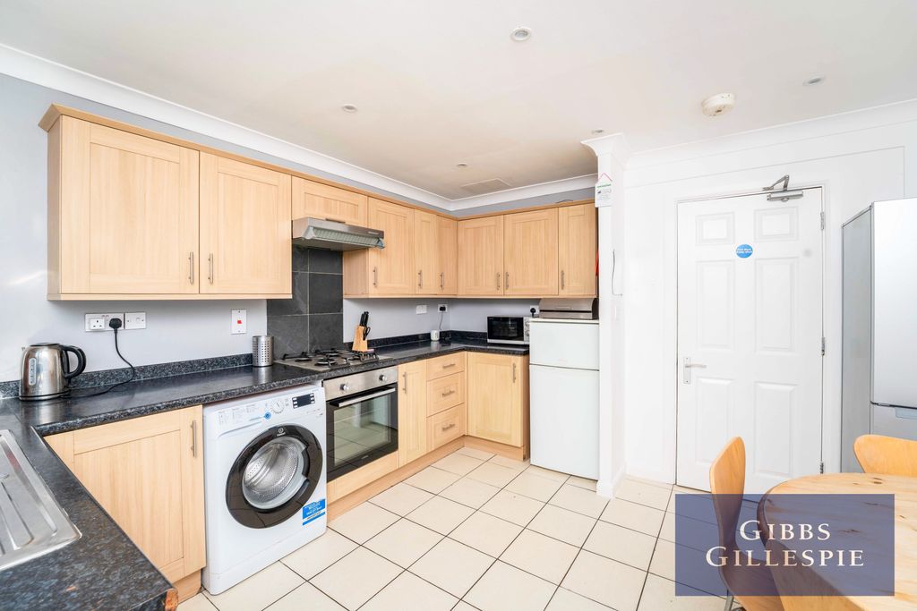 Property photo 2 of 11 Property Image