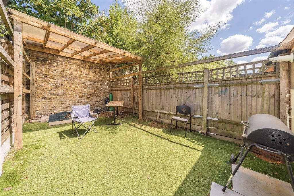 Property photo 2 of 7