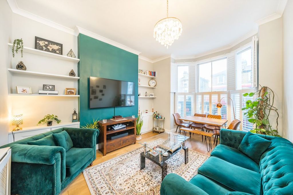 Property photo 2 of 6