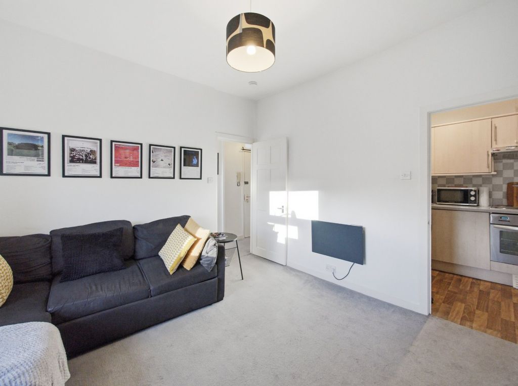 Property photo 3 of 12 Picture 3