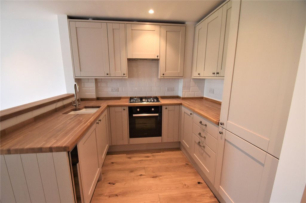 Property photo 1 of 9 Picture No. 08