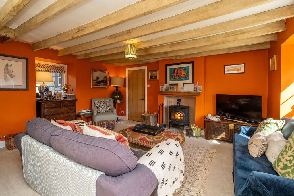 Property photo 2 of 60